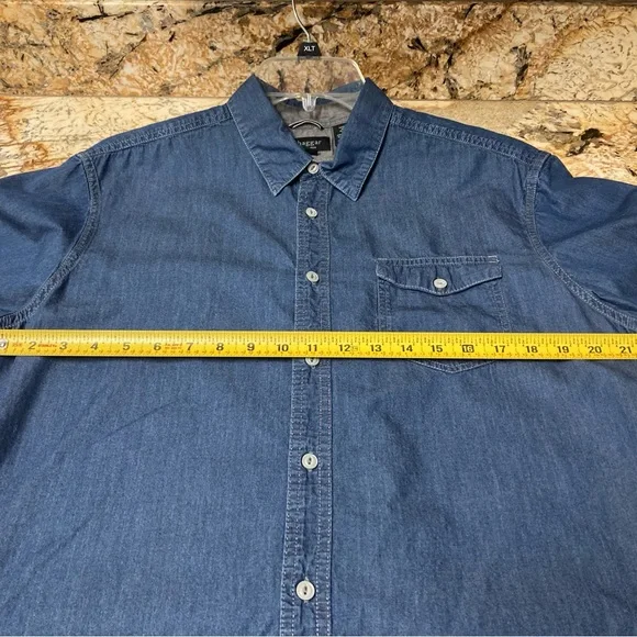 HAGGAR Men's Blue Denim Shirt - Picture 4 of 6